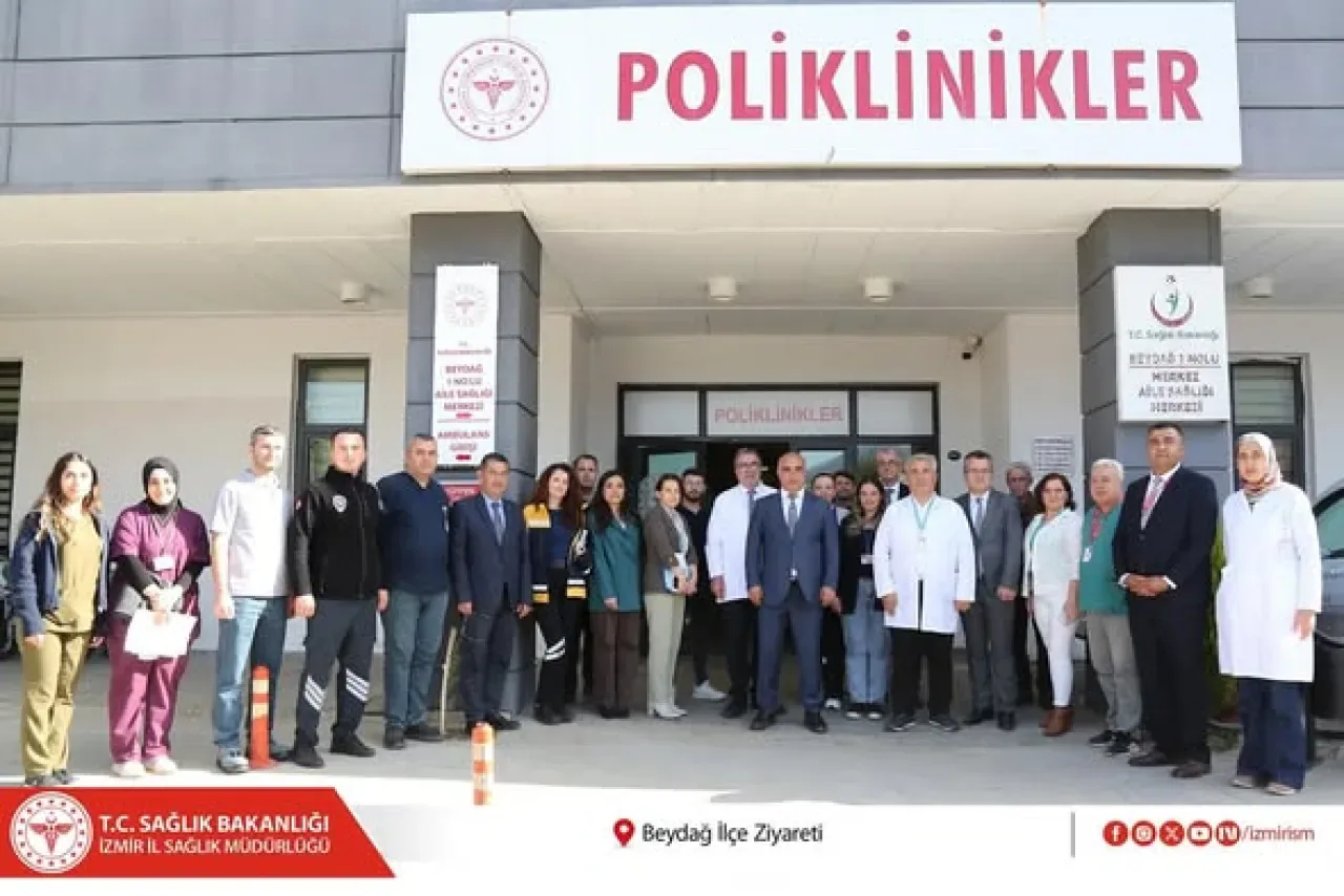 İzmir İl Sağlık Müdürü Beydağ'daki Sağlık Hizmetlerini Yerinde İnceledi İzmir İl Sağlık Müdürü Beydağ'daki Sağlık Hizmetlerini Yerinde İnceledi