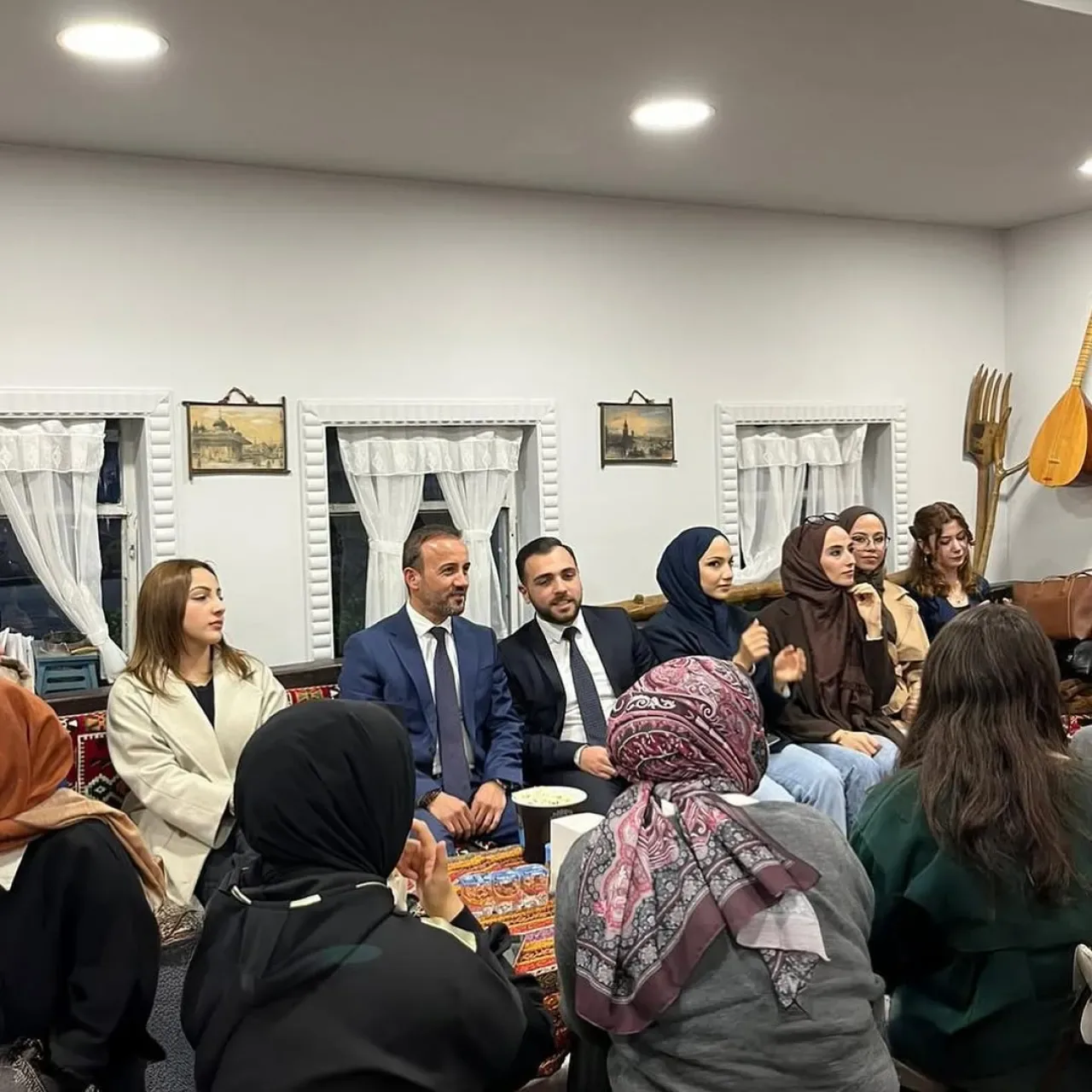 Kağıthane Belediyesi Gençlik Meclisi Genç Mekan'da Buluştu Kağıthane Belediyesi Gençlik Meclisi Genç Mekan'da Buluştu