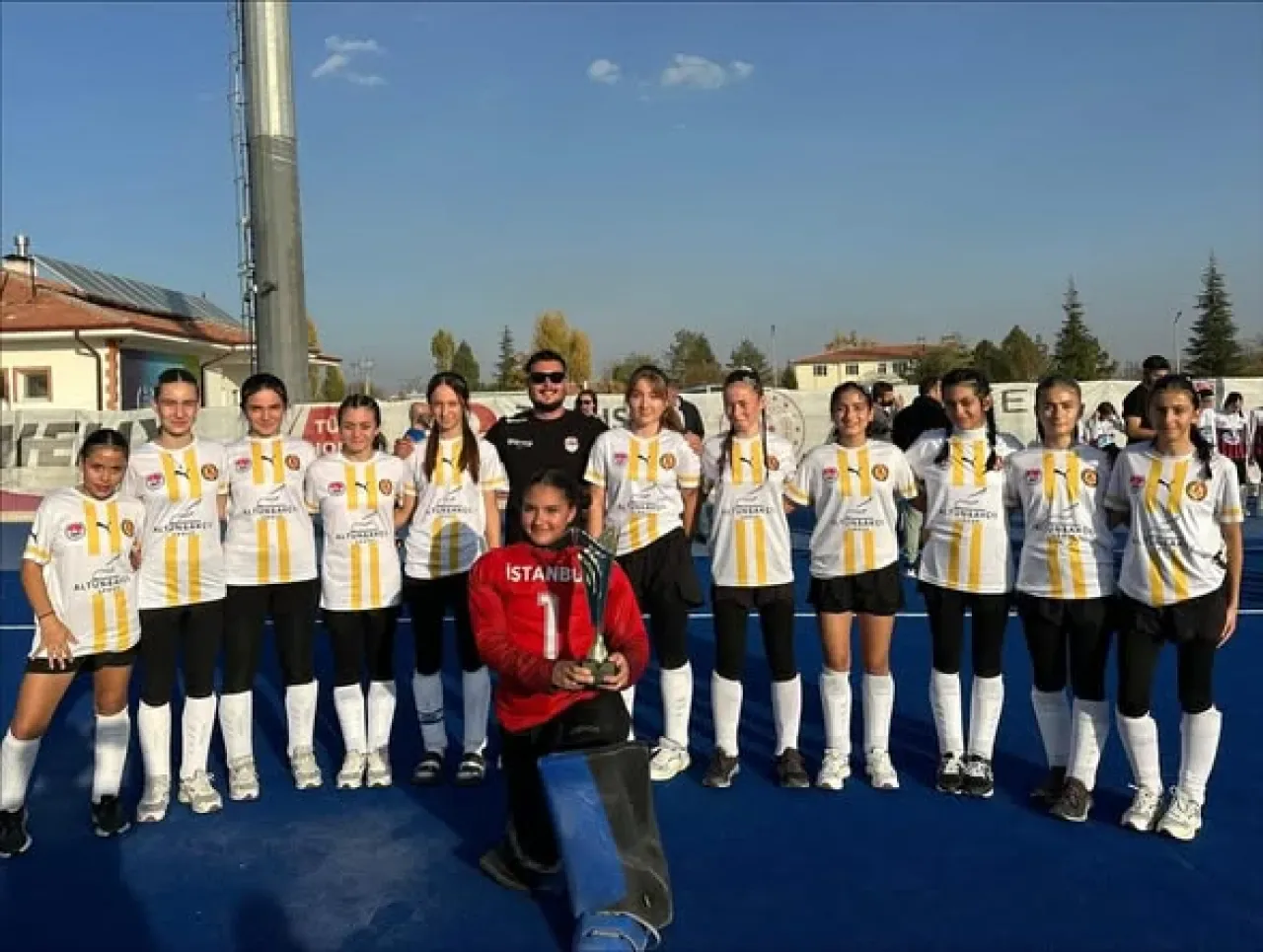 İstanbul Gençlik ve Spor İl Müdürlüğü, U13 Özgür Gazze Kupası'nda Büyük Başarı İstanbul Gençlik ve Spor İl Müdürlüğü, U13 Özgür Gazze Kupası'nda Büyük Başarı