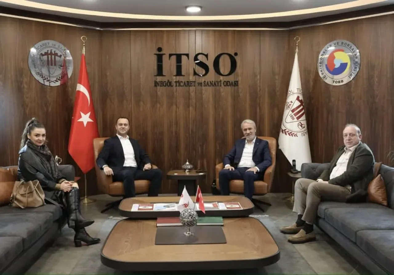 İnegöl Ticaret ve Sanayi Odası'na Yeni Banka Müdüründen Ziyaret İnegöl Ticaret ve Sanayi Odası'na Yeni Banka Müdüründen Ziyaret