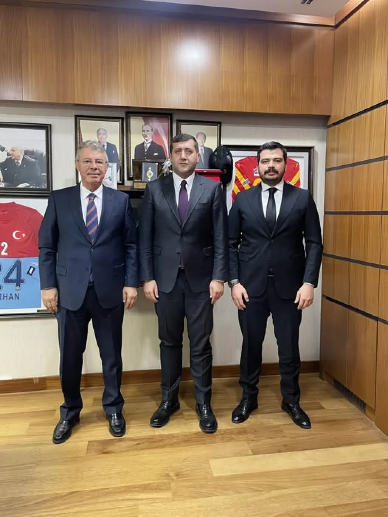 MHP'li Baki Ersoy, Kayseri Şeker Yönetimi'nden Meclis Ziyareti MHP'li Baki Ersoy, Kayseri Şeker Yönetimi'nden Meclis Ziyareti