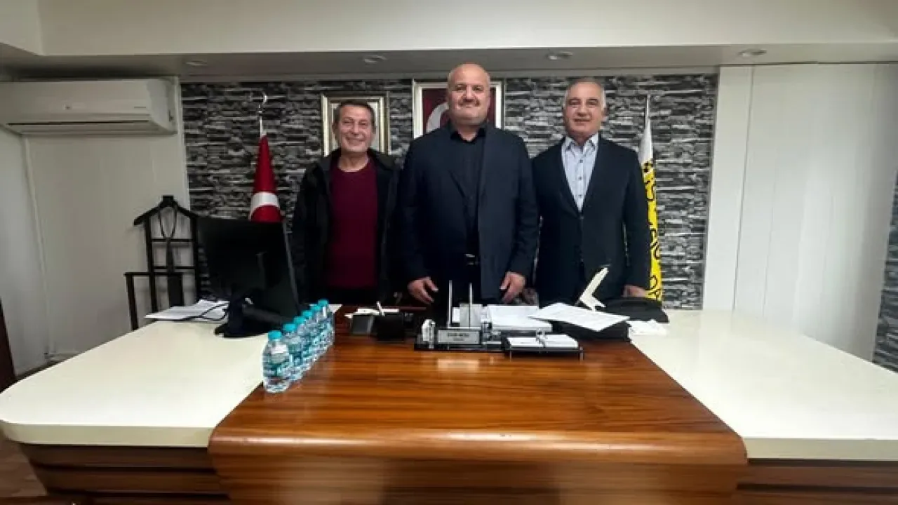 Ahmet Tatar, İstanbul Taksiciler Esnaf Odası'nda Sektör Görüşmeleri Gerçekleştirdi Ahmet Tatar, İstanbul Taksiciler Esnaf Odası'nda Sektör Görüşmeleri Gerçekleştirdi
