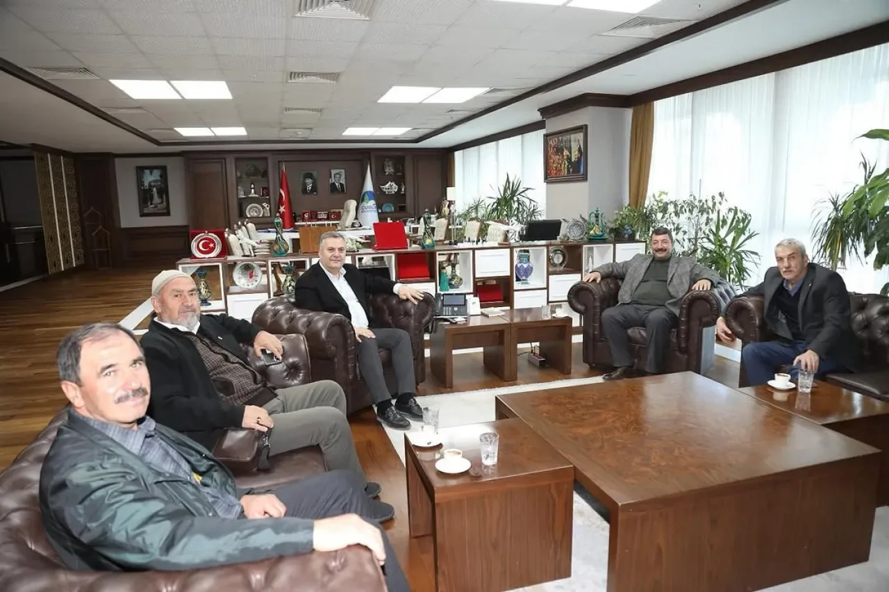 Çubuk Belediyesi'nde Muhtarlar Derneği İle İstişare Toplantısı Çubuk Belediyesi'nde Muhtarlar Derneği İle İstişare Toplantısı