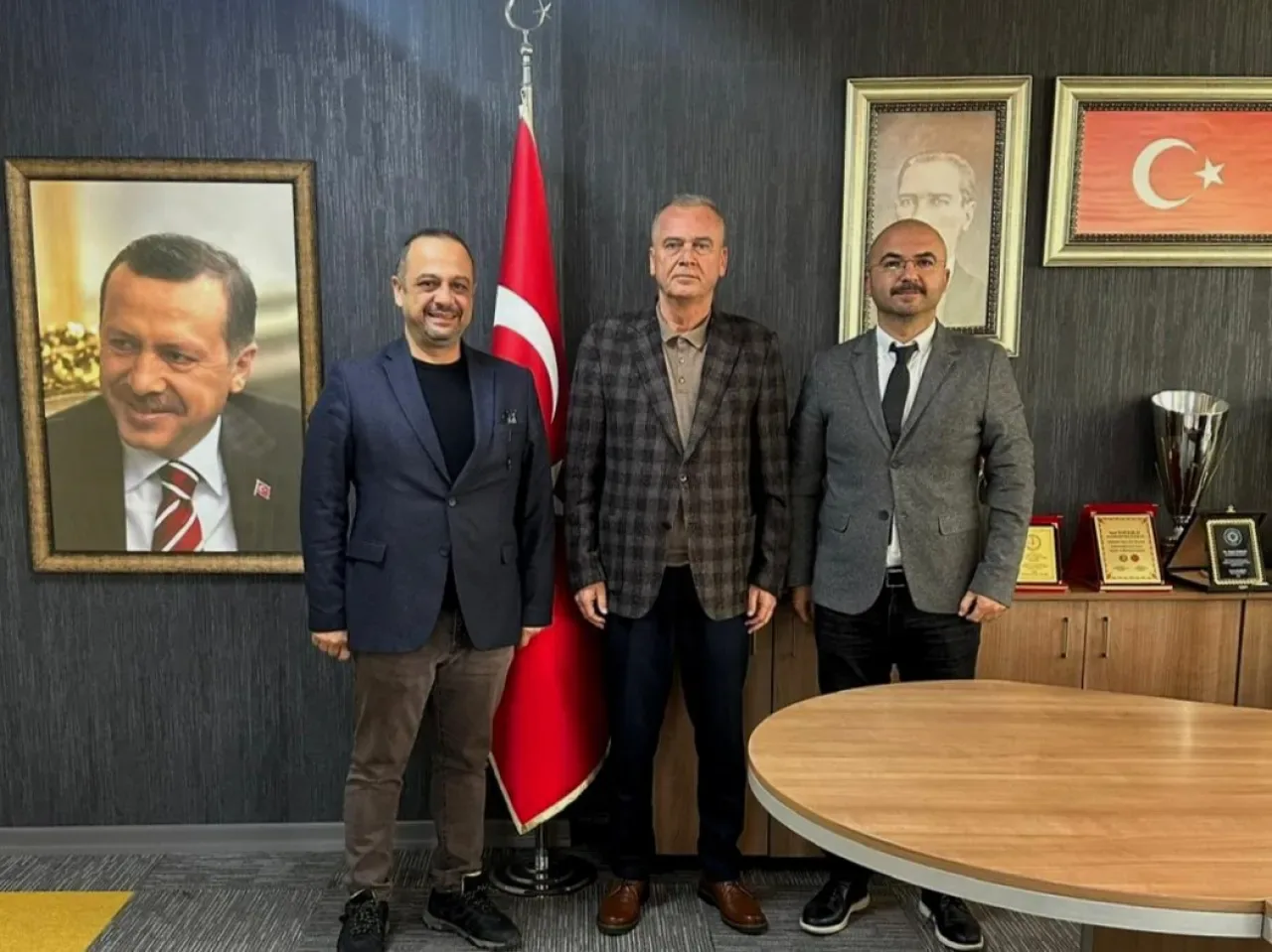 AK Parti Silivri İlçe Başkanlığı'ndan Sektörel Ziyaret AK Parti Silivri İlçe Başkanlığı'ndan Sektörel Ziyaret