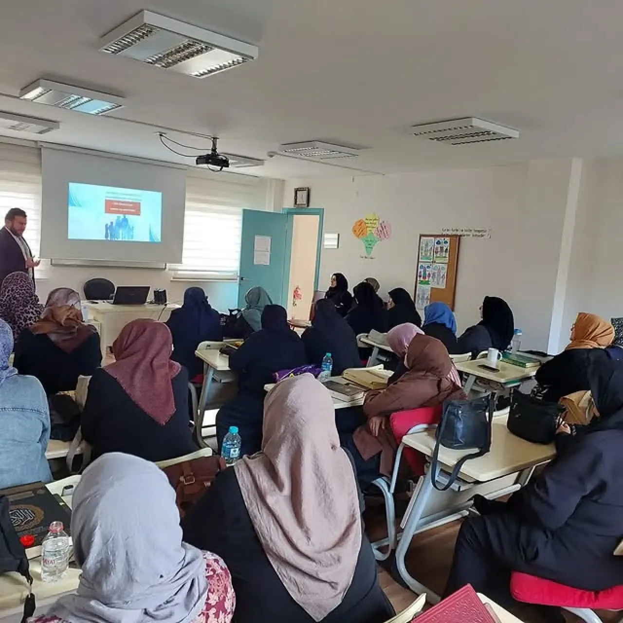 İyilik Ailede Başlar Semineri Sarıyer'de Gerçekleşti İyilik Ailede Başlar Semineri Sarıyer'de Gerçekleşti