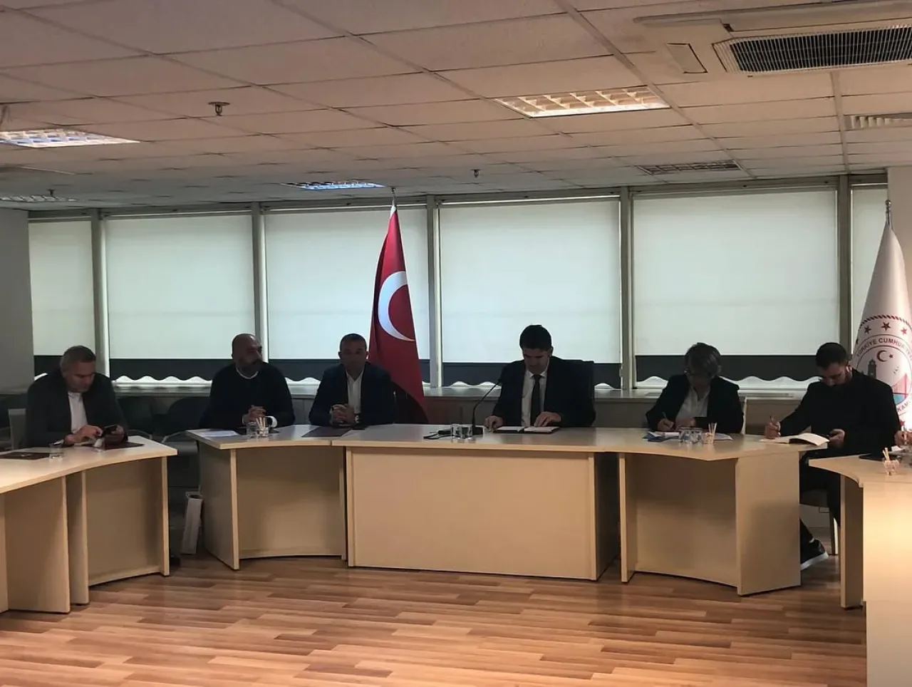Sarıyer'de Enerji Yatırımları ve Sokak Aydınlatmaları Masaya Yatırıldı Sarıyer'de Enerji Yatırımları ve Sokak Aydınlatmaları Masaya Yatırıldı