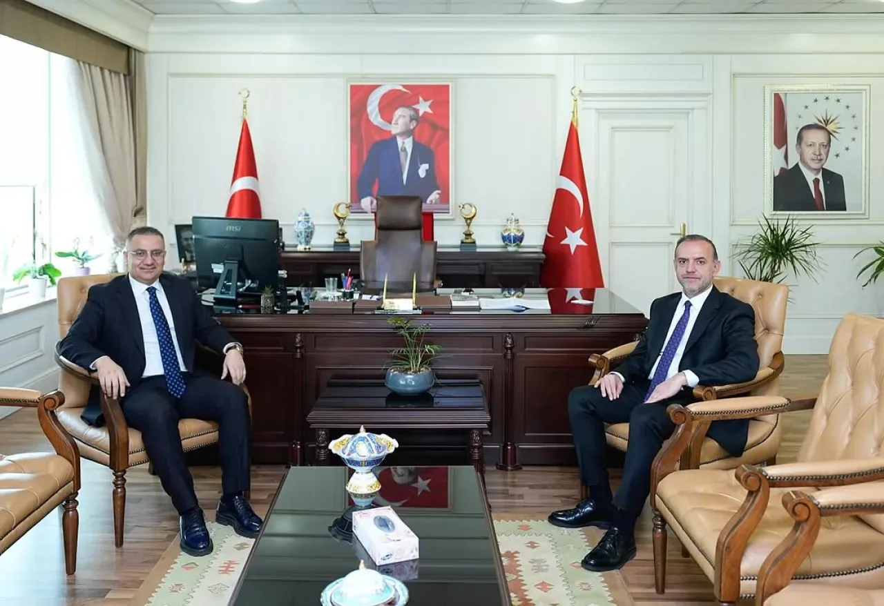 Sancaktepe Belediye Başkanı Alper Yeğin, Kaymakam Naif Yavuz'u Ziyaret Etti Sancaktepe Belediye Başkanı Alper Yeğin, Kaymakam Naif Yavuz'u Ziyaret Etti