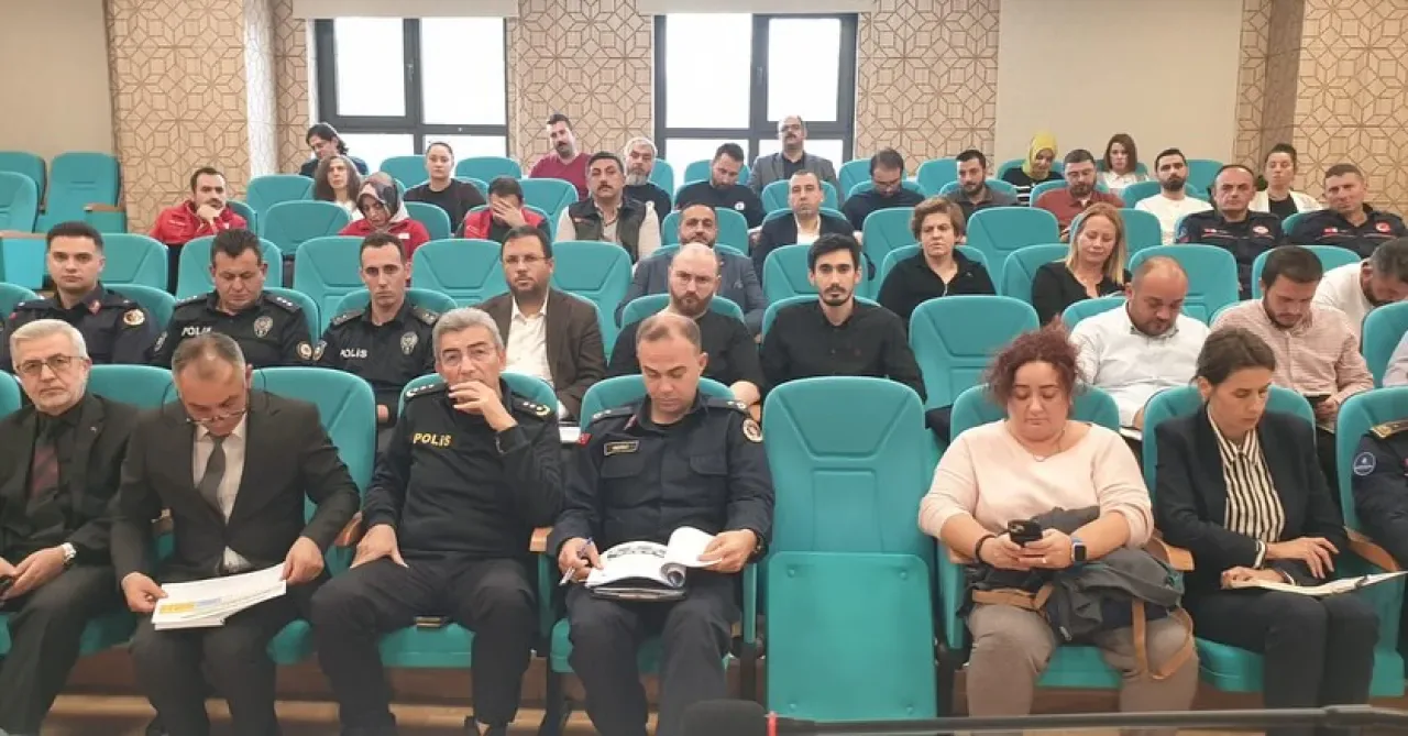 Şile'de Deprem Tatbikatı Hazırlıkları İçin Koordinasyon Toplantısı Yapıldı Şile'de Deprem Tatbikatı Hazırlıkları İçin Koordinasyon Toplantısı Yapıldı