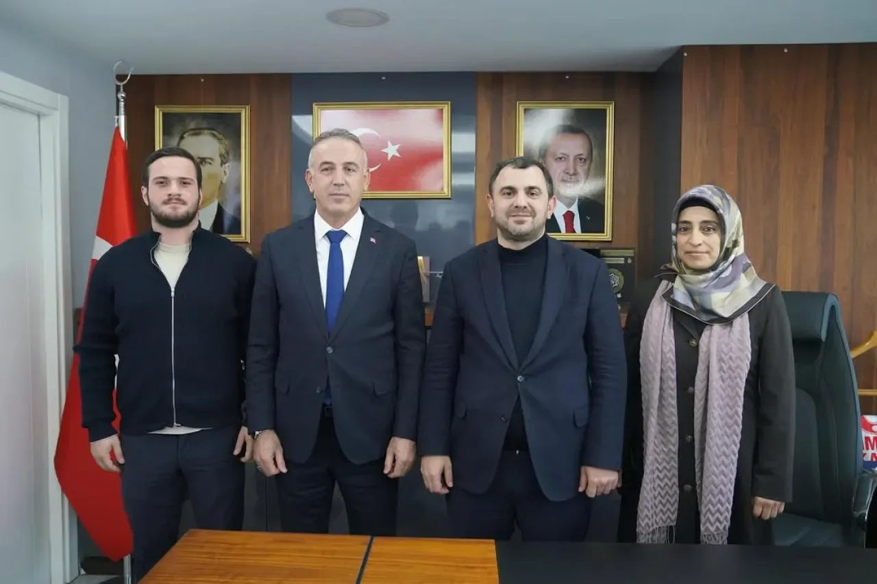 AK Parti Ümraniye İlçe Başkanlığı'na Ziyaret AK Parti Ümraniye İlçe Başkanlığı'na Ziyaret