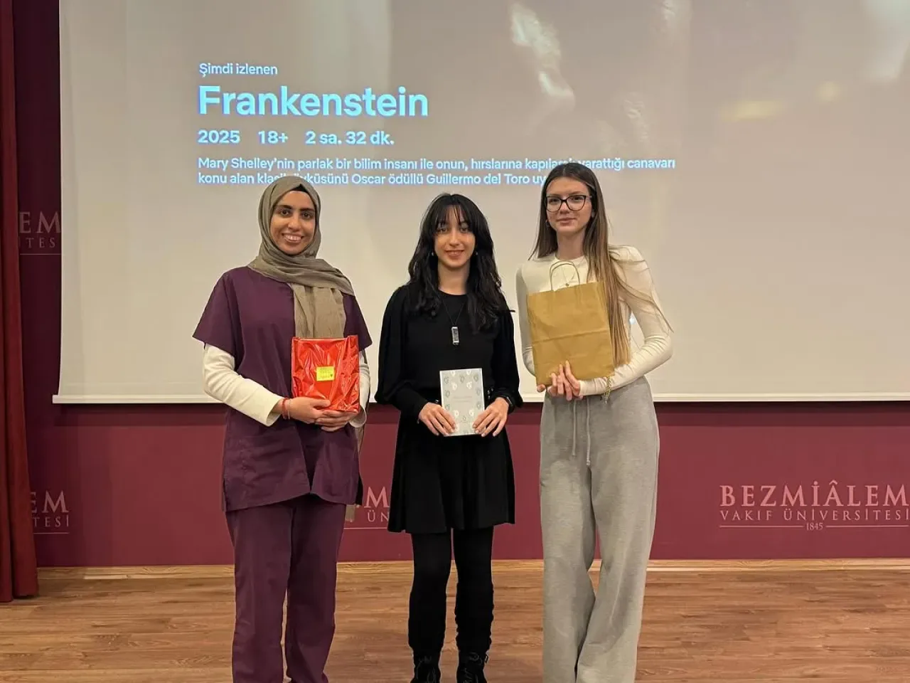 Bezmialem Vakıf Üniversitesi'nde Frankenstein Temalı Sinema Etkinliği Düzenlendi Bezmialem Vakıf Üniversitesi'nde Frankenstein Temalı Sinema Etkinliği Düzenlendi