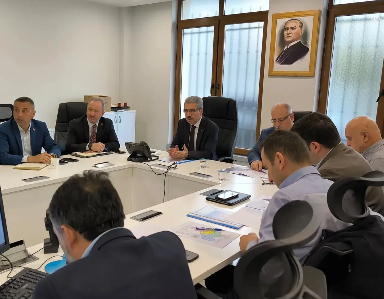 Üsküdar'da Kış Öncesi Kritik Toplantı: Kış Tedbirleri Masaya Yatırıldı Üsküdar'da Kış Öncesi Kritik Toplantı: Kış Tedbirleri Masaya Yatırıldı