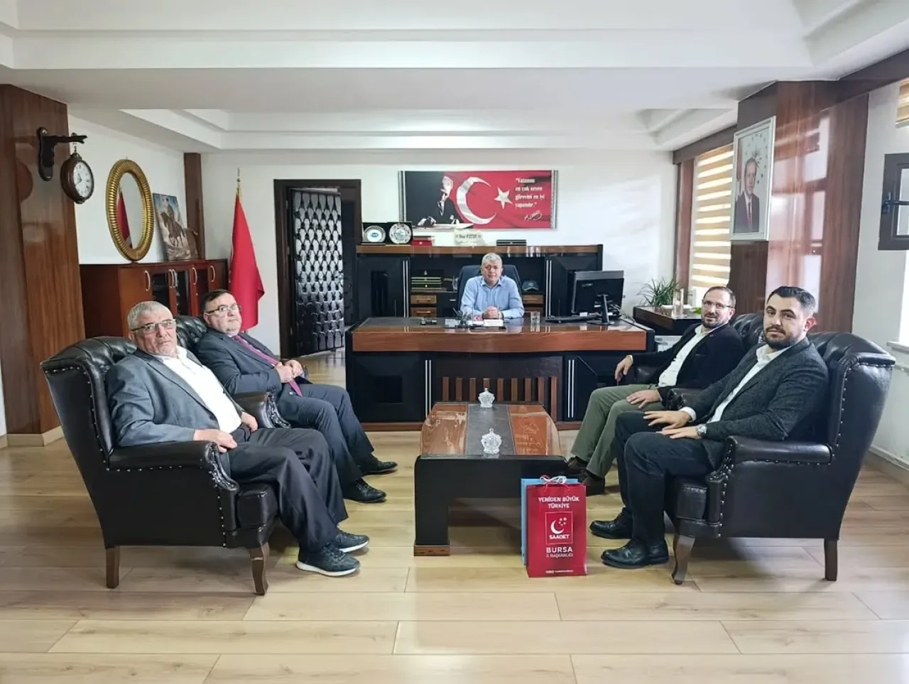 Saadet Partisi Gürsu İlçe Başkanı Kaymakam Murat Kütük'ü Ziyaret Etti Saadet Partisi Gürsu İlçe Başkanı Kaymakam Murat Kütük'ü Ziyaret Etti