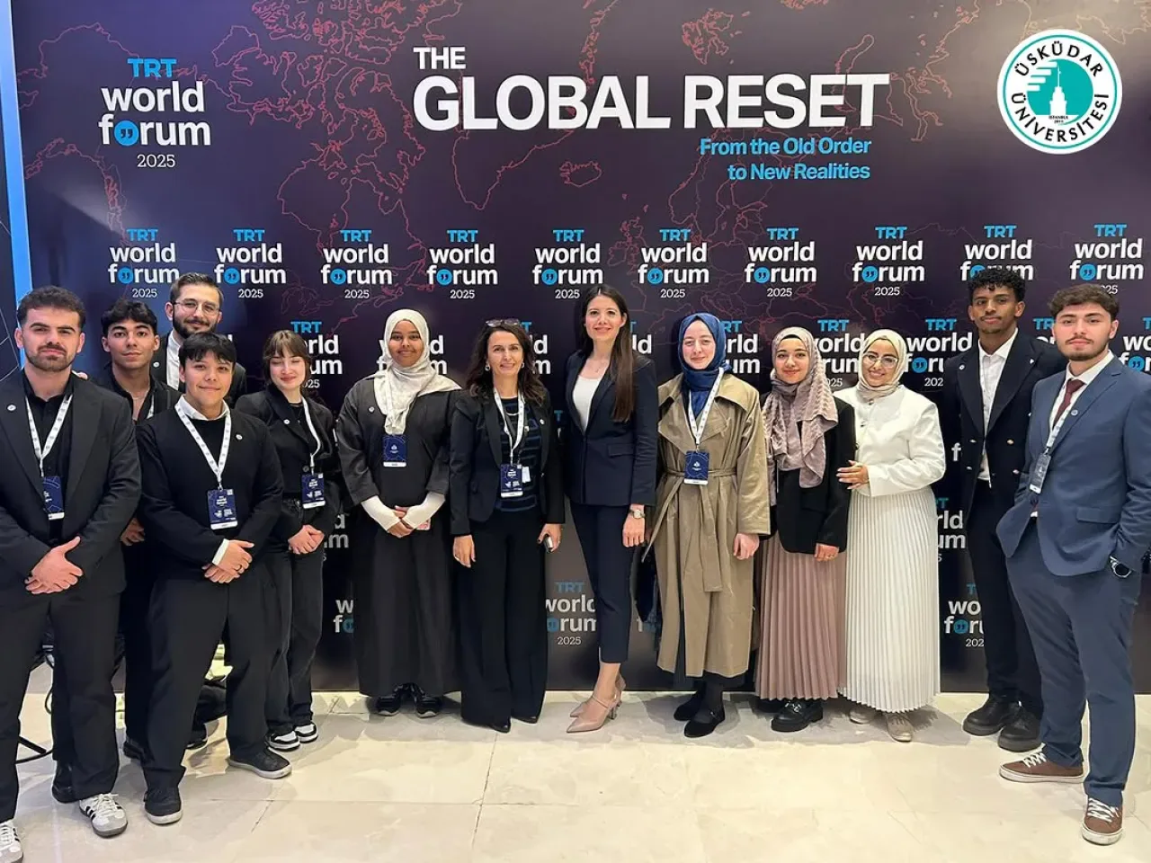 Üsküdar Üniversitesi Öğrencileri TRT World Forum 2025'te Küresel Meseleleri Masaya Yatırdı Üsküdar Üniversitesi Öğrencileri TRT World Forum 2025'te Küresel Meseleleri Masaya Yatırdı