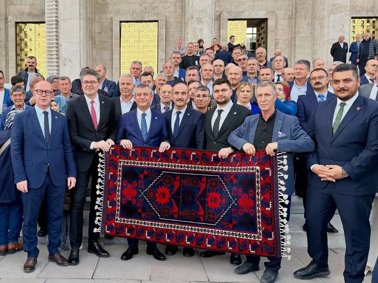 CHP'li Milletvekili Serkan Sarı, Parti Temsilcileriyle Ankara'da Bir Araya Geldi CHP'li Milletvekili Serkan Sarı, Parti Temsilcileriyle Ankara'da Bir Araya Geldi