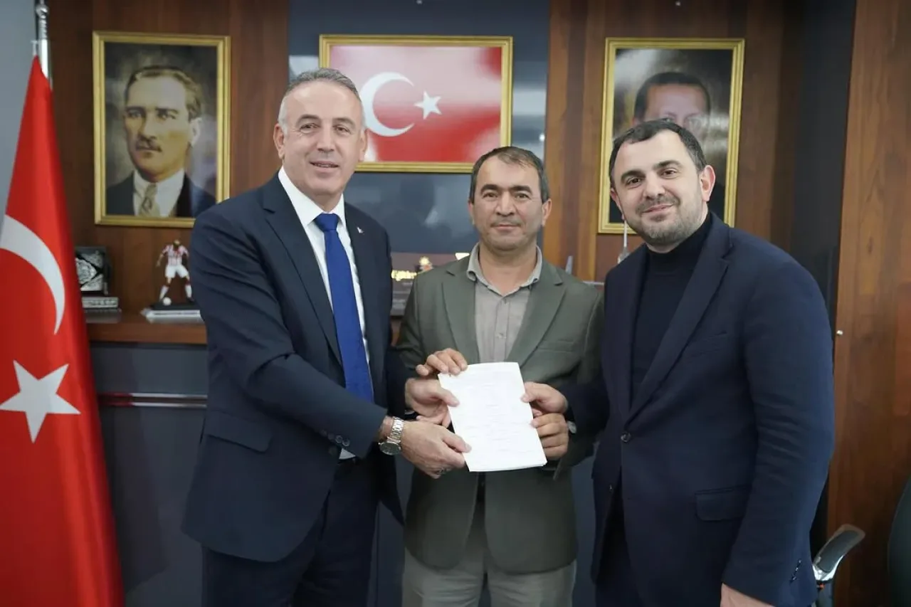AK Parti Ümraniye'de Yeni Üye Çalışmaları AK Parti Ümraniye'de Yeni Üye Çalışmaları