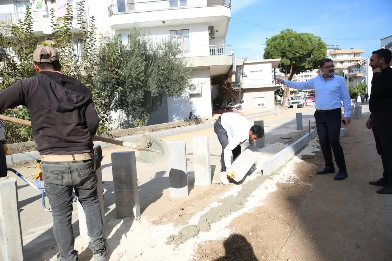 Serik'te Cadde Yenileme Çalışmaları Hız Kesmiyor Serik'te Cadde Yenileme Çalışmaları Hız Kesmiyor