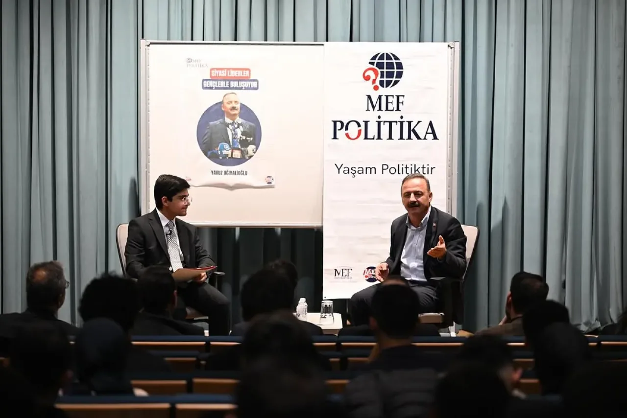 Anahtar Parti Genel Başkanı Yavuz Ağıralioğlu, MEF Üniversitesi'nde Gençlerle Buluştu Anahtar Parti Genel Başkanı Yavuz Ağıralioğlu, MEF Üniversitesi'nde Gençlerle Buluştu