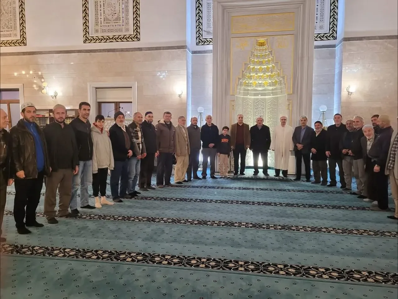 Gemlik'te Sabah Namazı Buluşmasından Kardeşlik Rüzgarı Esti Gemlik'te Sabah Namazı Buluşmasından Kardeşlik Rüzgarı Esti