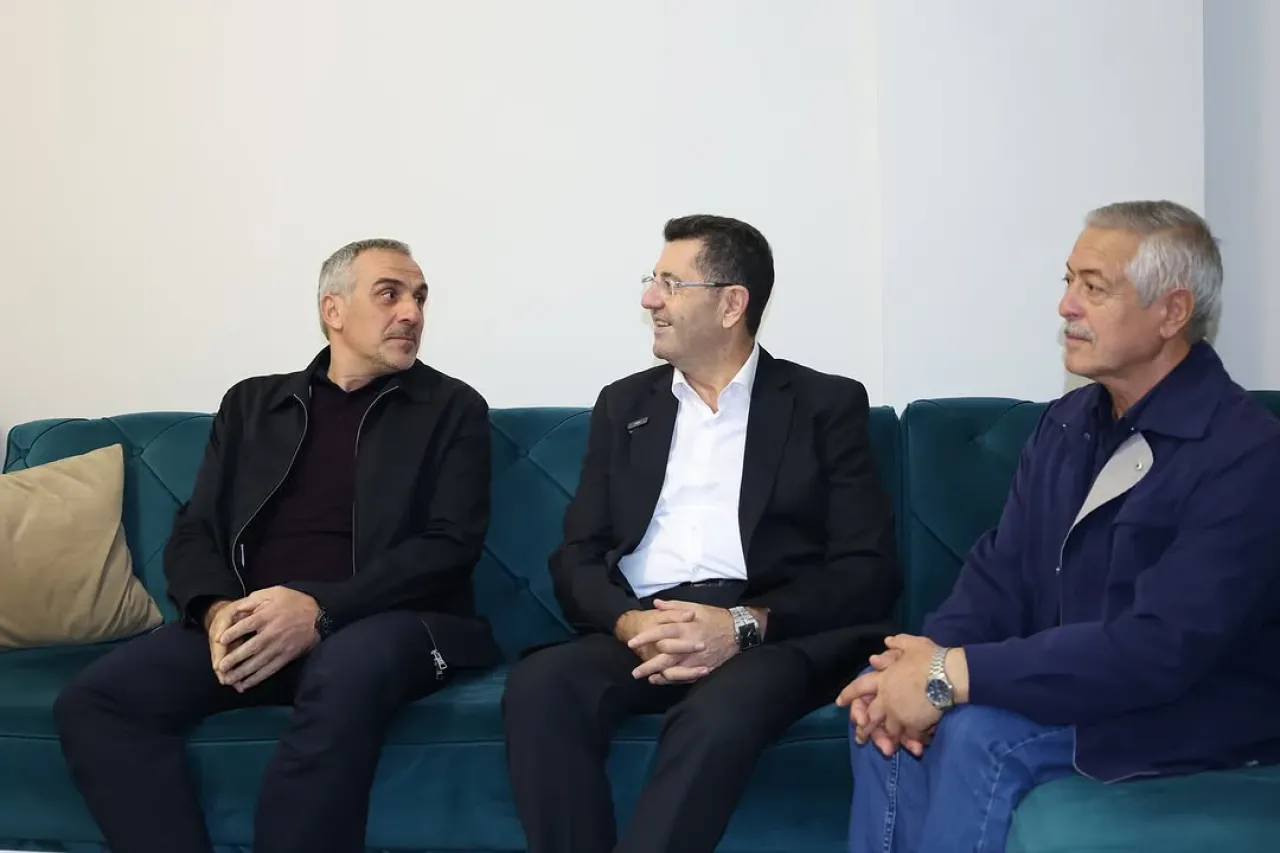 Çekmeköy Belediye Başkanı, Ekşioğlu Mahallesi Sakinleri ile Bir Araya Geldi Çekmeköy Belediye Başkanı, Ekşioğlu Mahallesi Sakinleri ile Bir Araya Geldi