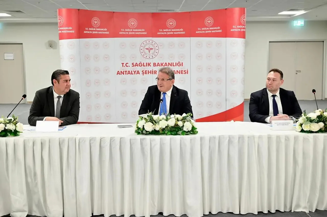 Antalya'da Bölgesel Acil Sağlık Hizmetleri İçin Koordinasyon Toplantısı Gerçekleştirildi Antalya'da Bölgesel Acil Sağlık Hizmetleri İçin Koordinasyon Toplantısı Gerçekleştirildi