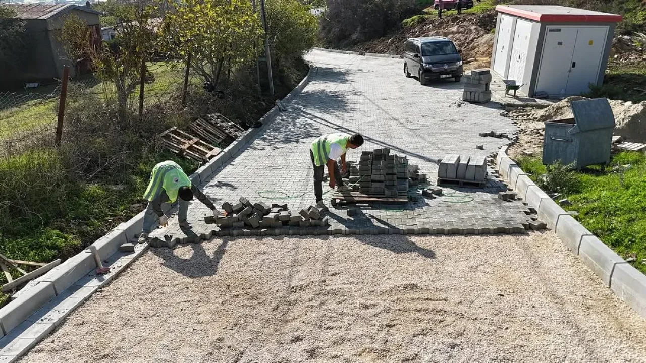 Çatalca'da Yol ve Parke Taşı Yenileme Çalışmaları Hız Kazandı Çatalca'da Yol ve Parke Taşı Yenileme Çalışmaları Hız Kazandı