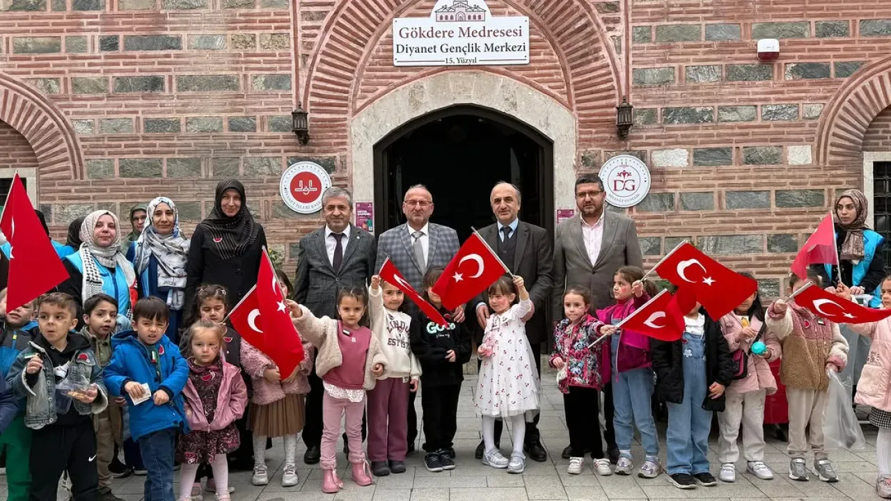 Gökdere Medresesi'nde Filistin İçin Dualı Kermes Gökdere Medresesi'nde Filistin İçin Dualı Kermes