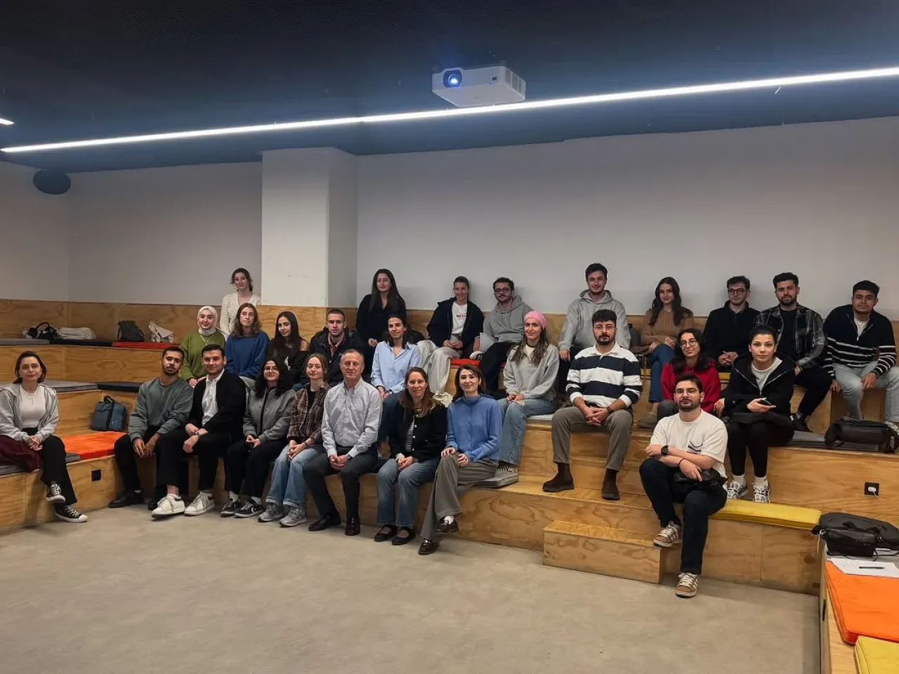 MEF Üniversitesi Öğrencileri, Teknoloji ve Girişimcilik Merkezi'nde (TEKMER) Ekosistemi Keşfetti MEF Üniversitesi Öğrencileri, Teknoloji ve Girişimcilik Merkezi'nde (TEKMER) Ekosistemi Keşfetti