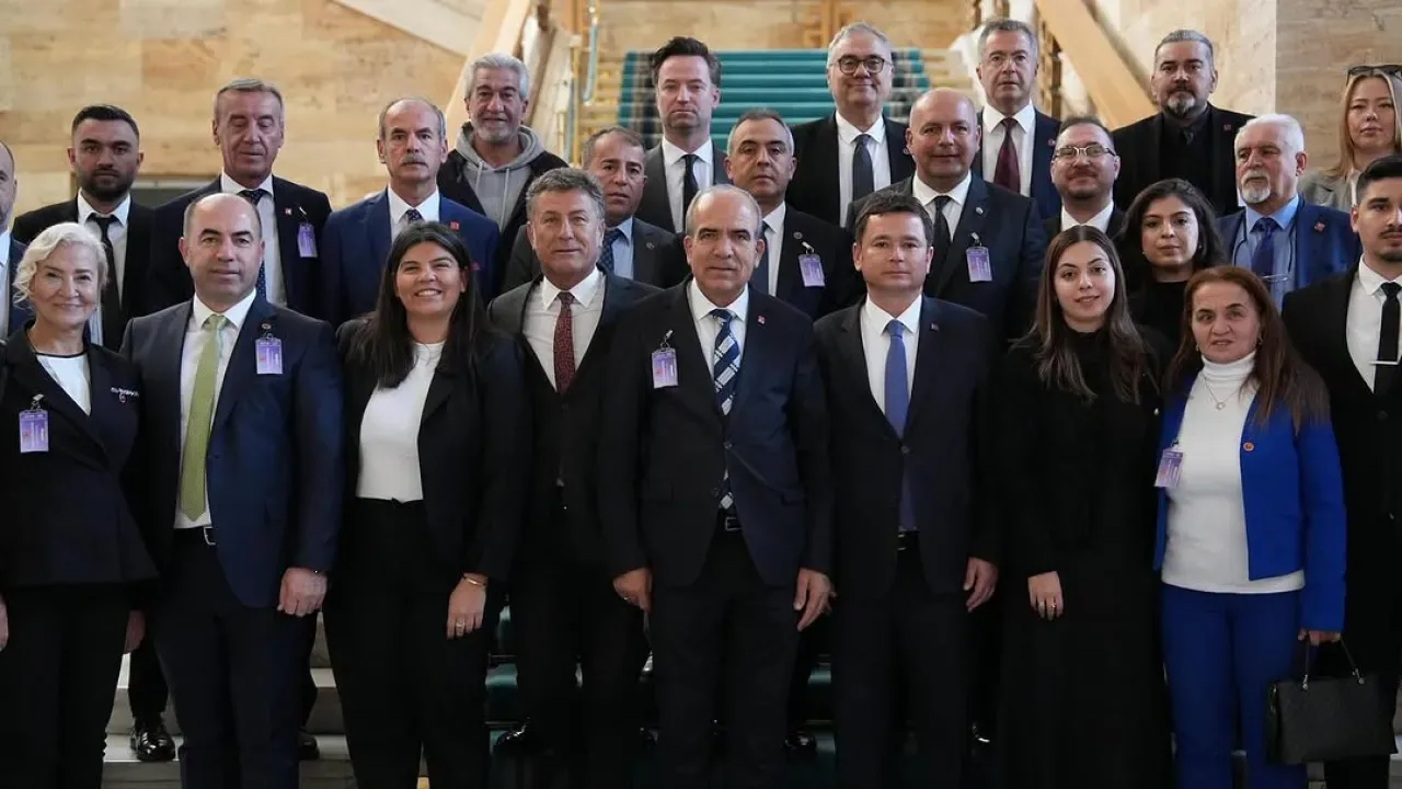 CHP'li Orhan Sarıbal ve Beraberindeki Heyet Meclis'te Buluştu CHP'li Orhan Sarıbal ve Beraberindeki Heyet Meclis'te Buluştu