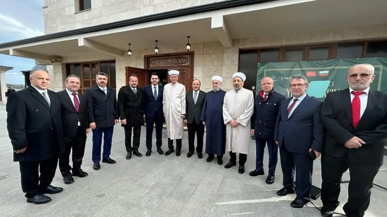 Kırcaali'de Tarihi Cami Açılışı Gerçekleşti Kırcaali'de Tarihi Cami Açılışı Gerçekleşti
