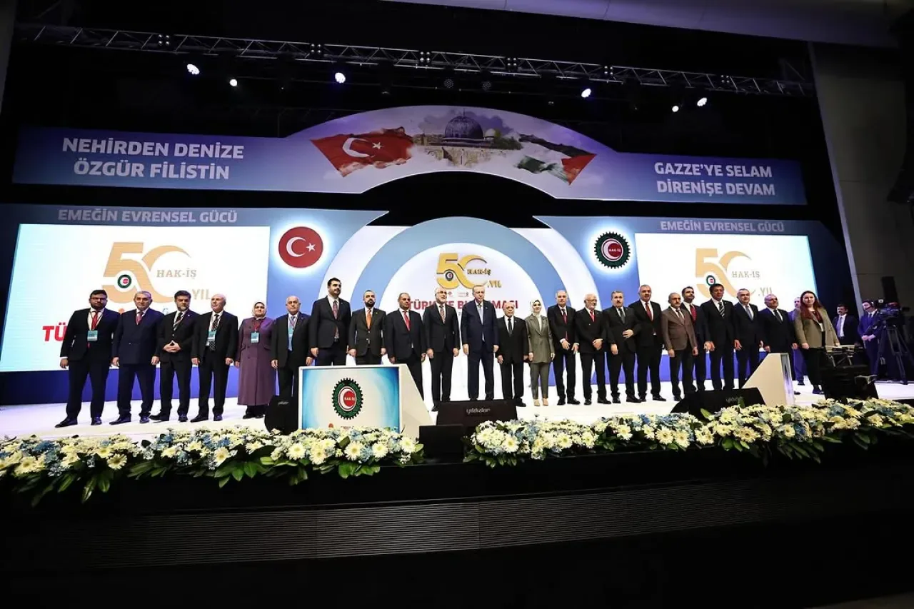 AK Partili Efkan Ala, HAK-İŞ'in 50. Kuruluş Yıl Dönümü Programına Katıldı AK Partili Efkan Ala, HAK-İŞ'in 50. Kuruluş Yıl Dönümü Programına Katıldı