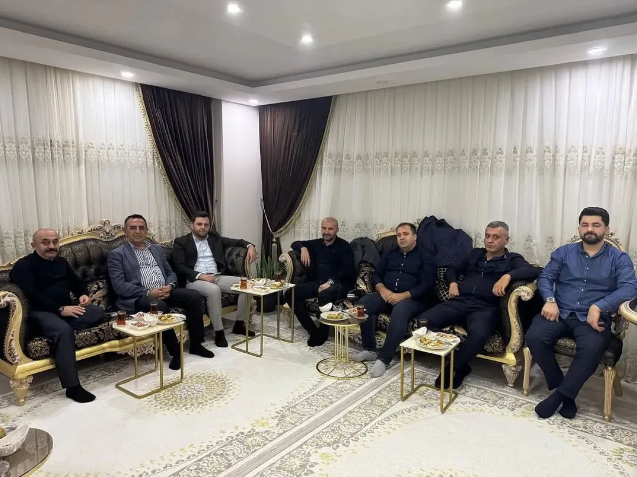 MHP Alanya İlçe Teşkilatı, Avsallar Mahallesi'nde Vatandaş Ziyaretleri Gerçekleştirdi MHP Alanya İlçe Teşkilatı, Avsallar Mahallesi'nde Vatandaş Ziyaretleri Gerçekleştirdi