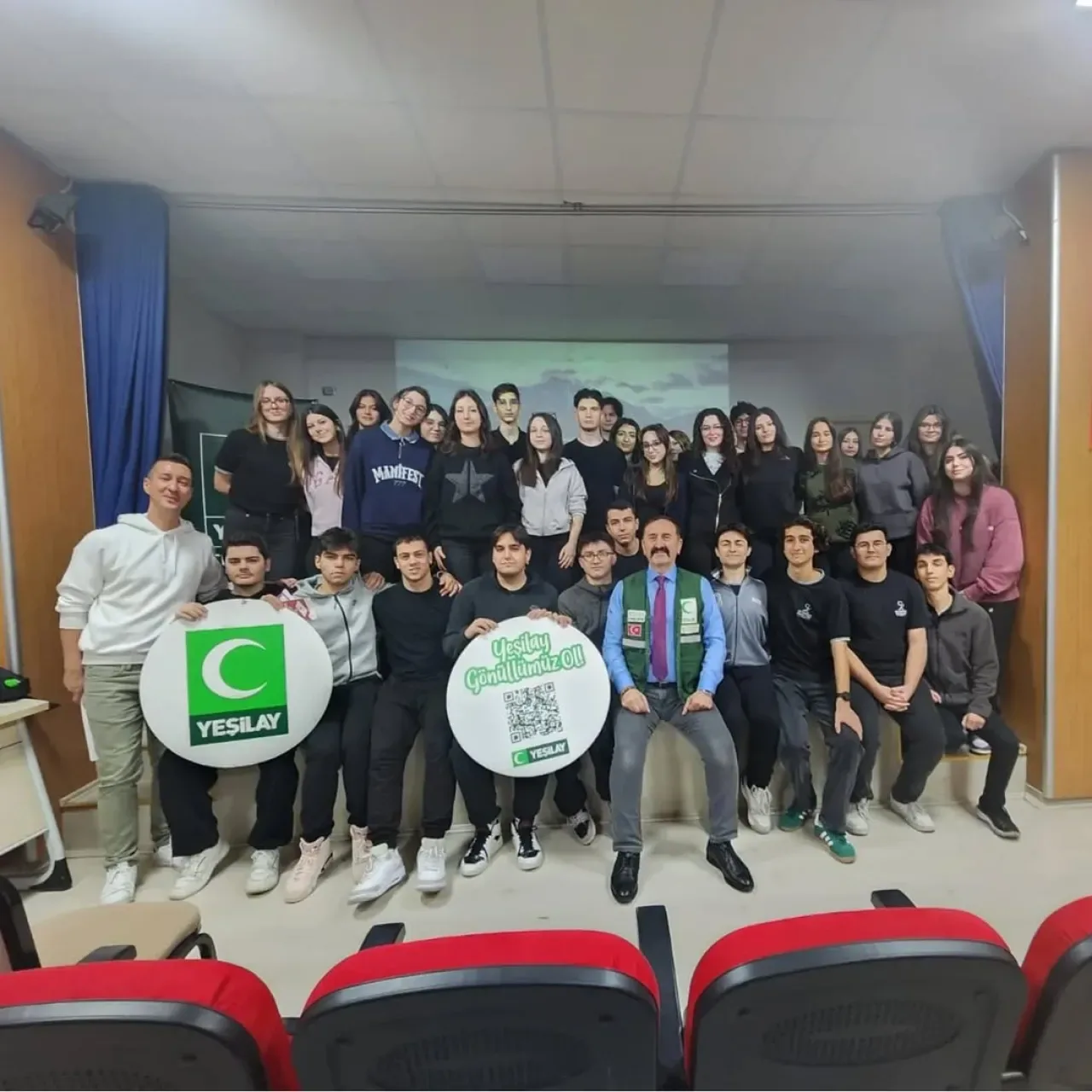 Çekmeköy'de Öğrencilere Teknoloji Bağımlılığı Eğitimi Çekmeköy'de Öğrencilere Teknoloji Bağımlılığı Eğitimi