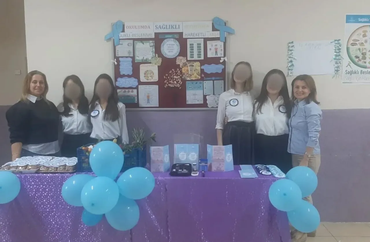 Bursa Mudanya'da Dünya Diyabet Günü'nde Öğrencilere Yönelik Farkındalık Etkinliği Bursa Mudanya'da Dünya Diyabet Günü'nde Öğrencilere Yönelik Farkındalık Etkinliği