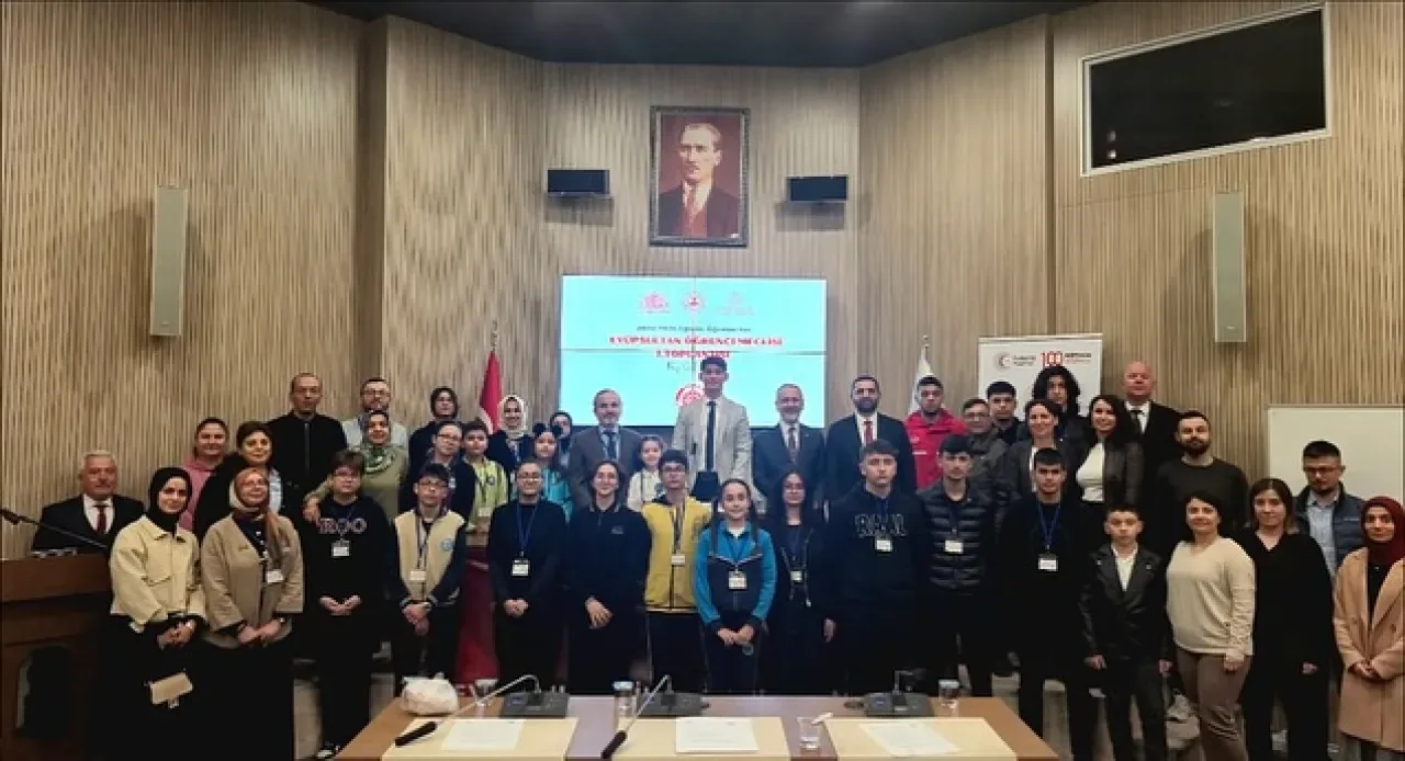 Yeşilay Eyüpsultan Şubesi, Öğrenci Meclisi Toplantısı'na Katıldı Yeşilay Eyüpsultan Şubesi, Öğrenci Meclisi Toplantısı'na Katıldı