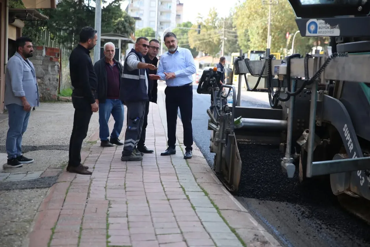 Serik'te Çopuroğlu Caddesi'nde Asfalt Yenileme Çalışmaları Başladı Serik'te Çopuroğlu Caddesi'nde Asfalt Yenileme Çalışmaları Başladı