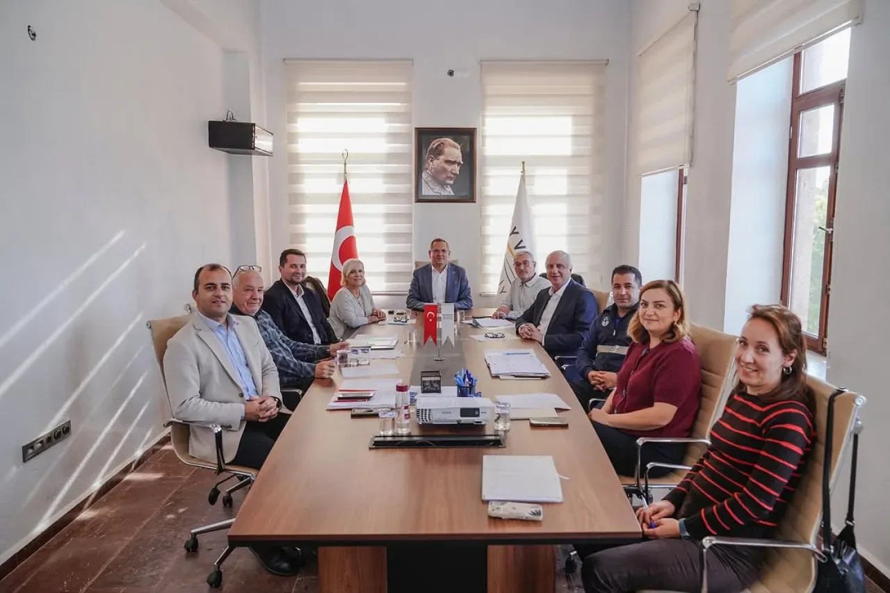 Ayvalık Belediyesi'nde Haftalık Encümen Toplantısı Gerçekleştirildi Ayvalık Belediyesi'nde Haftalık Encümen Toplantısı Gerçekleştirildi