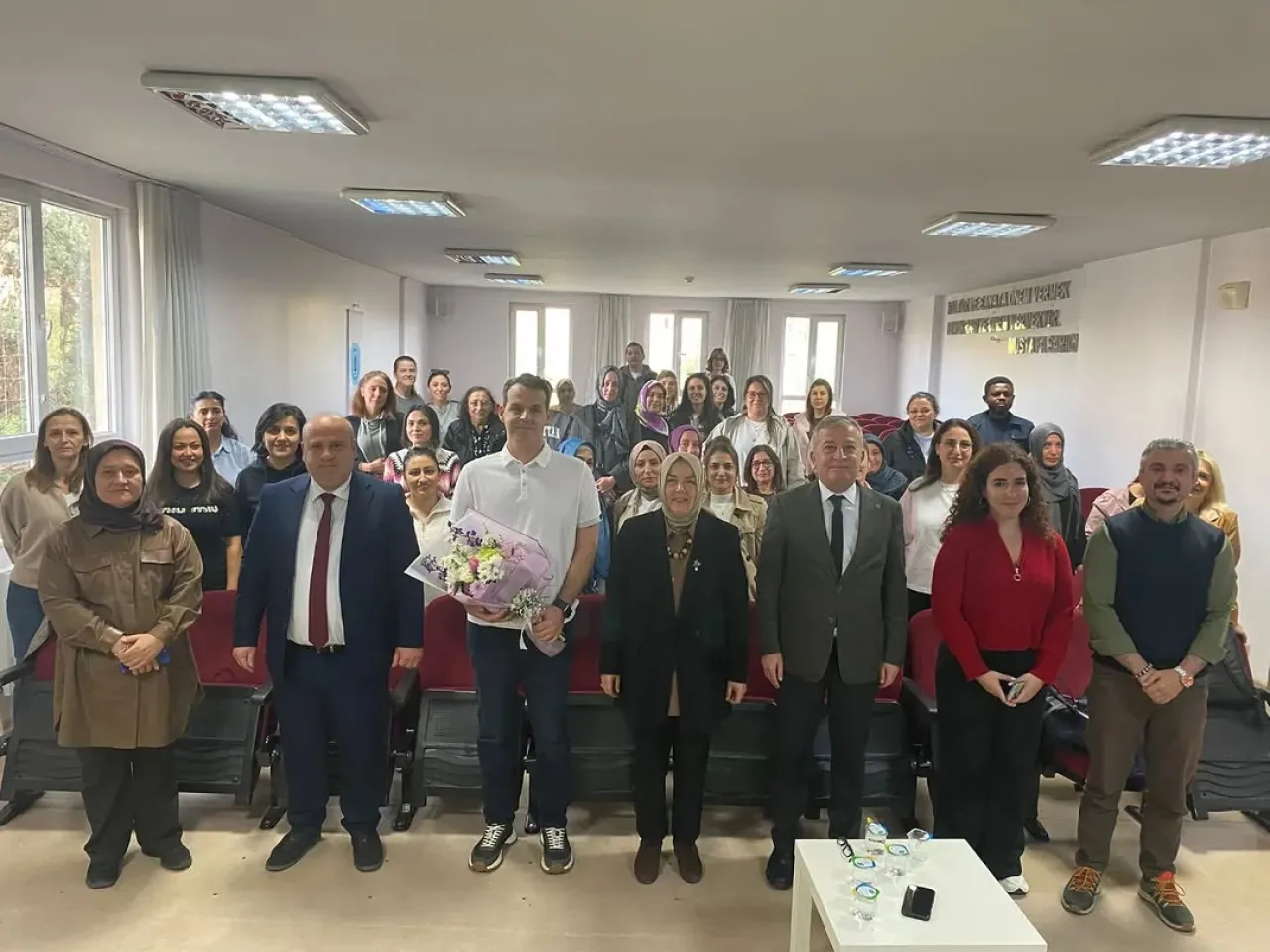 Teknolojinin Bilinçli Kullanımı ve Dijital Çağda Ebeveyn Olmak İçin Veli Akademisi Düzenlendi Teknolojinin Bilinçli Kullanımı ve Dijital Çağda Ebeveyn Olmak İçin Veli Akademisi Düzenlendi