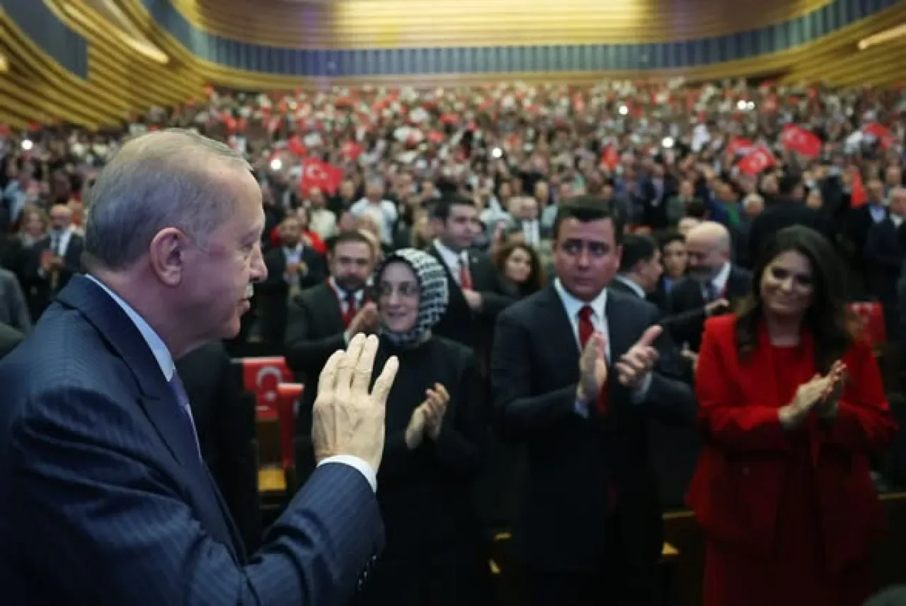 HAK-İŞ Konfederasyonu 50. Yılını Cumhurbaşkanı Erdoğan'ın Katılımıyla Kutladı HAK-İŞ Konfederasyonu 50. Yılını Cumhurbaşkanı Erdoğan'ın Katılımıyla Kutladı