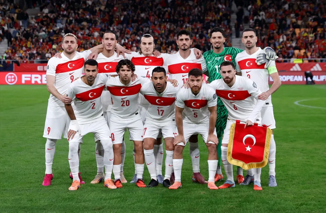Montella'dan Play-Off Açıklaması: "Adım Adım İlerleyeceğiz" Montella'dan Play-Off Açıklaması: "Adım Adım İlerleyeceğiz"