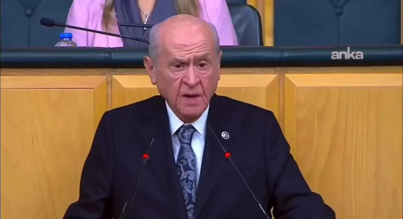 MHP Genel Başkanı Devlet Bahçeli'nin Siyasi Kariyeri ve Parti İçindeki Konumu MHP Genel Başkanı Devlet Bahçeli'nin Siyasi Kariyeri ve Parti İçindeki Konumu