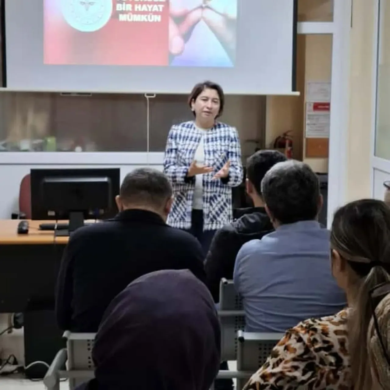 Beykoz'da Tarım Çalışanlarına Sigara Bırakma Eğitimi Verildi Beykoz'da Tarım Çalışanlarına Sigara Bırakma Eğitimi Verildi