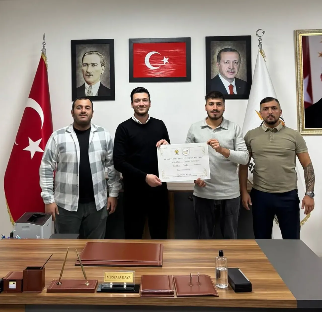 AK Parti Sancaktepe'de Yeni Mahalle Başkanı Atandı AK Parti Sancaktepe'de Yeni Mahalle Başkanı Atandı