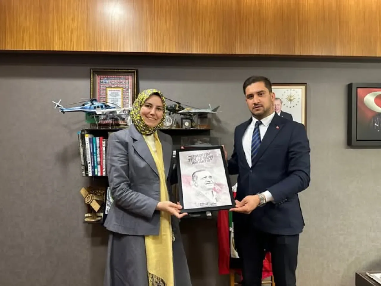 AK Partili Zeynep Yıldız, Altındağ Gençlik Kolları ile TBMM'de Buluştu AK Partili Zeynep Yıldız, Altındağ Gençlik Kolları ile TBMM'de Buluştu