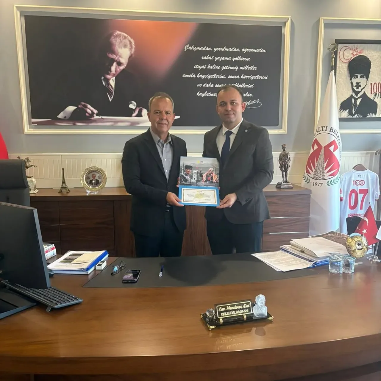 İYİ Parti Antalya İl Başkanlığı, Döşemealtı Belediye Başkanı'nı Kongreye Davet Etti İYİ Parti Antalya İl Başkanlığı, Döşemealtı Belediye Başkanı'nı Kongreye Davet Etti