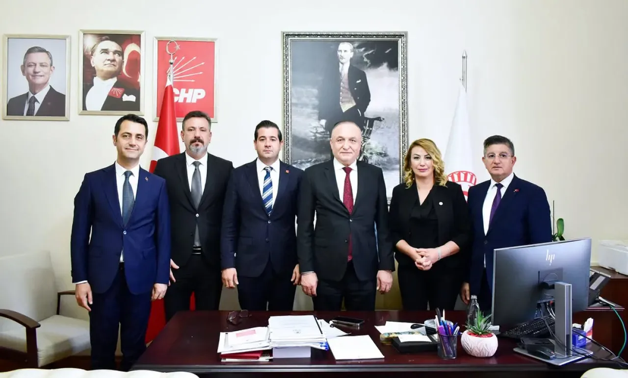CHP'li Milletvekili Melih Meriç, Hatay'dan Yerel Yöneticileri TBMM'de Ağırladı CHP'li Milletvekili Melih Meriç, Hatay'dan Yerel Yöneticileri TBMM'de Ağırladı