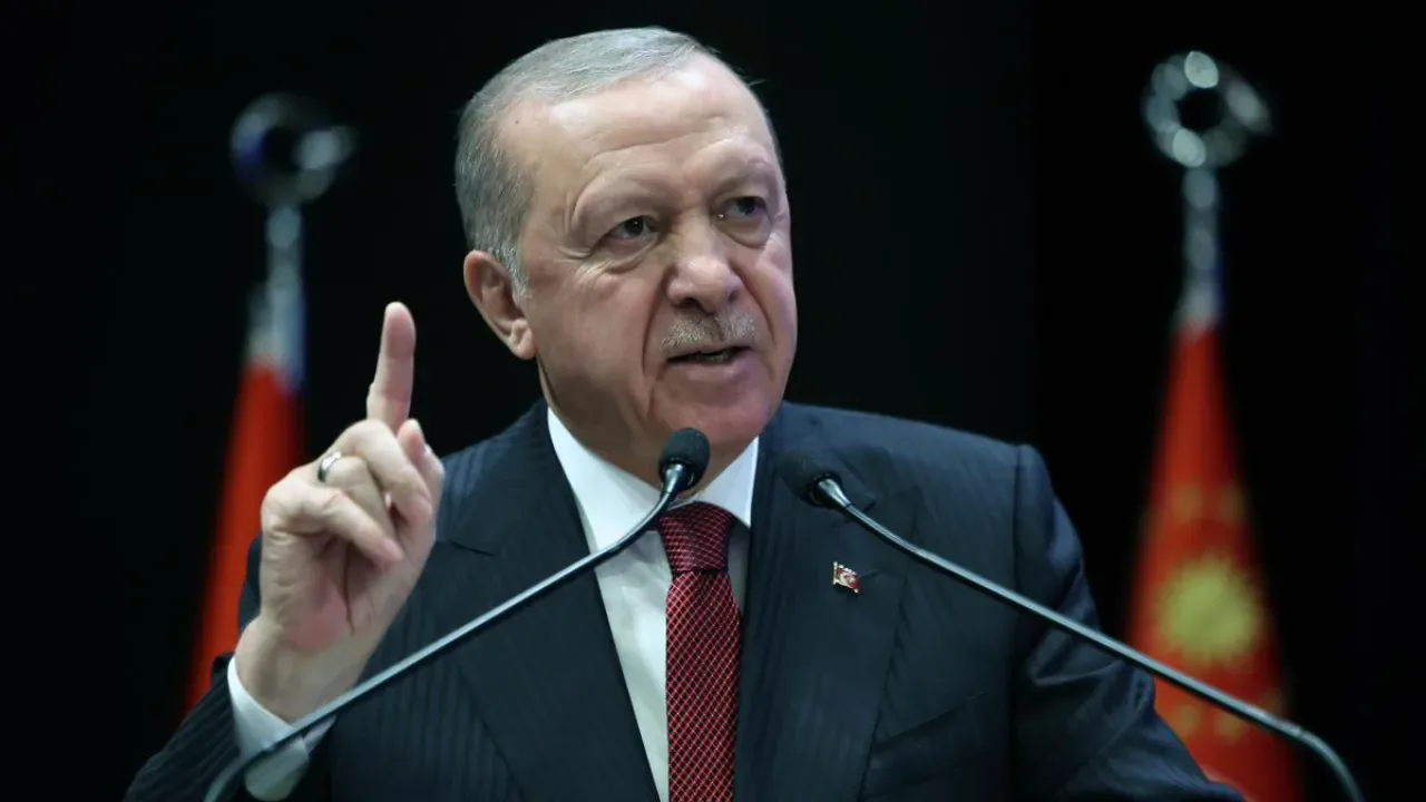 Cumhurbaşkanı Erdoğan, Dilovası'ndaki Yangın İçin Sorumlular Hakkında Sert Açıklamalarda Bulundu Cumhurbaşkanı Erdoğan, Dilovası'ndaki Yangın İçin Sorumlular Hakkında Sert Açıklamalarda Bulundu
