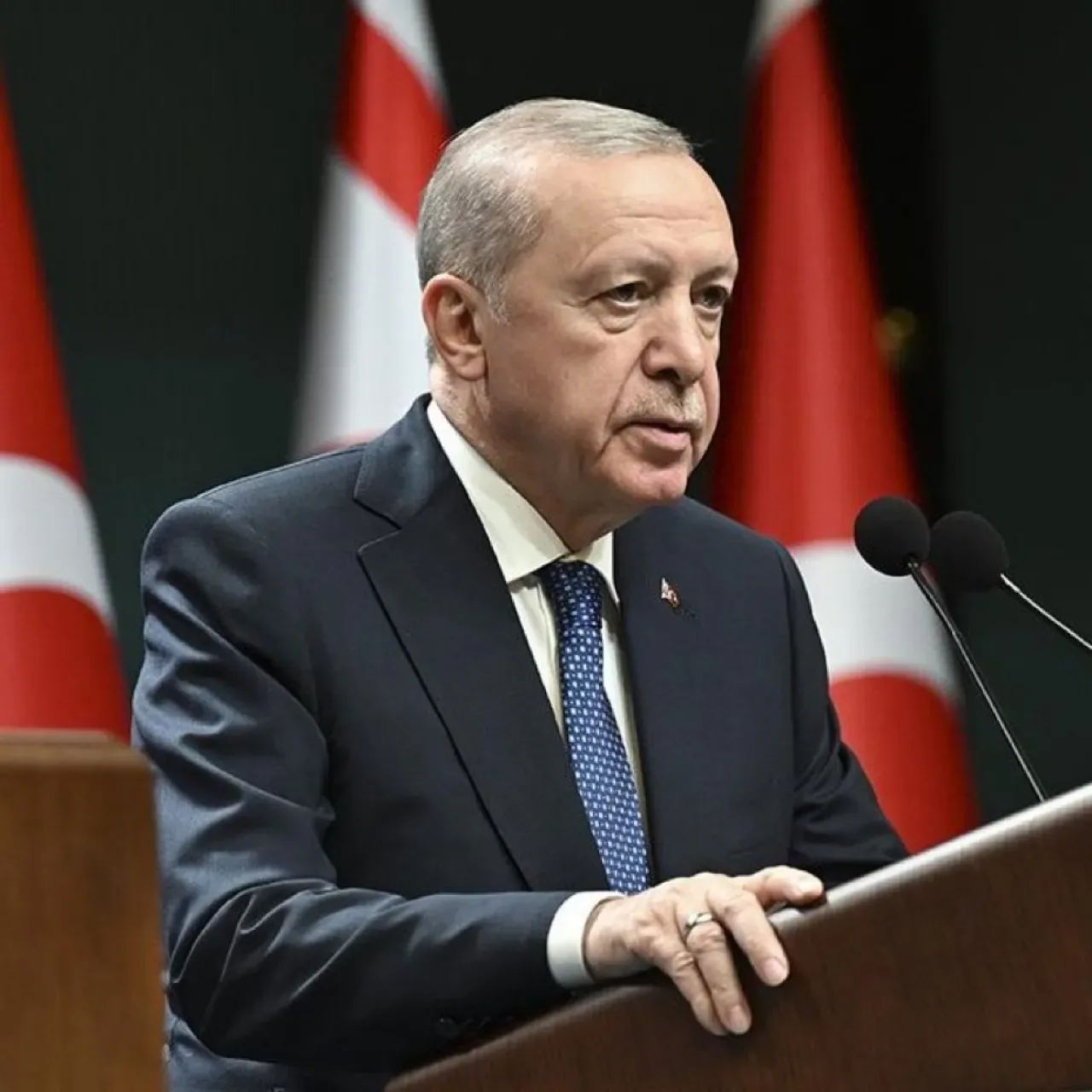 Dilovası Yangını ve Fatih'teki Zehirlenme: Cumhurbaşkanı Erdoğan'dan Sert Açıklama Dilovası Yangını ve Fatih'teki Zehirlenme: Cumhurbaşkanı Erdoğan'dan Sert Açıklama