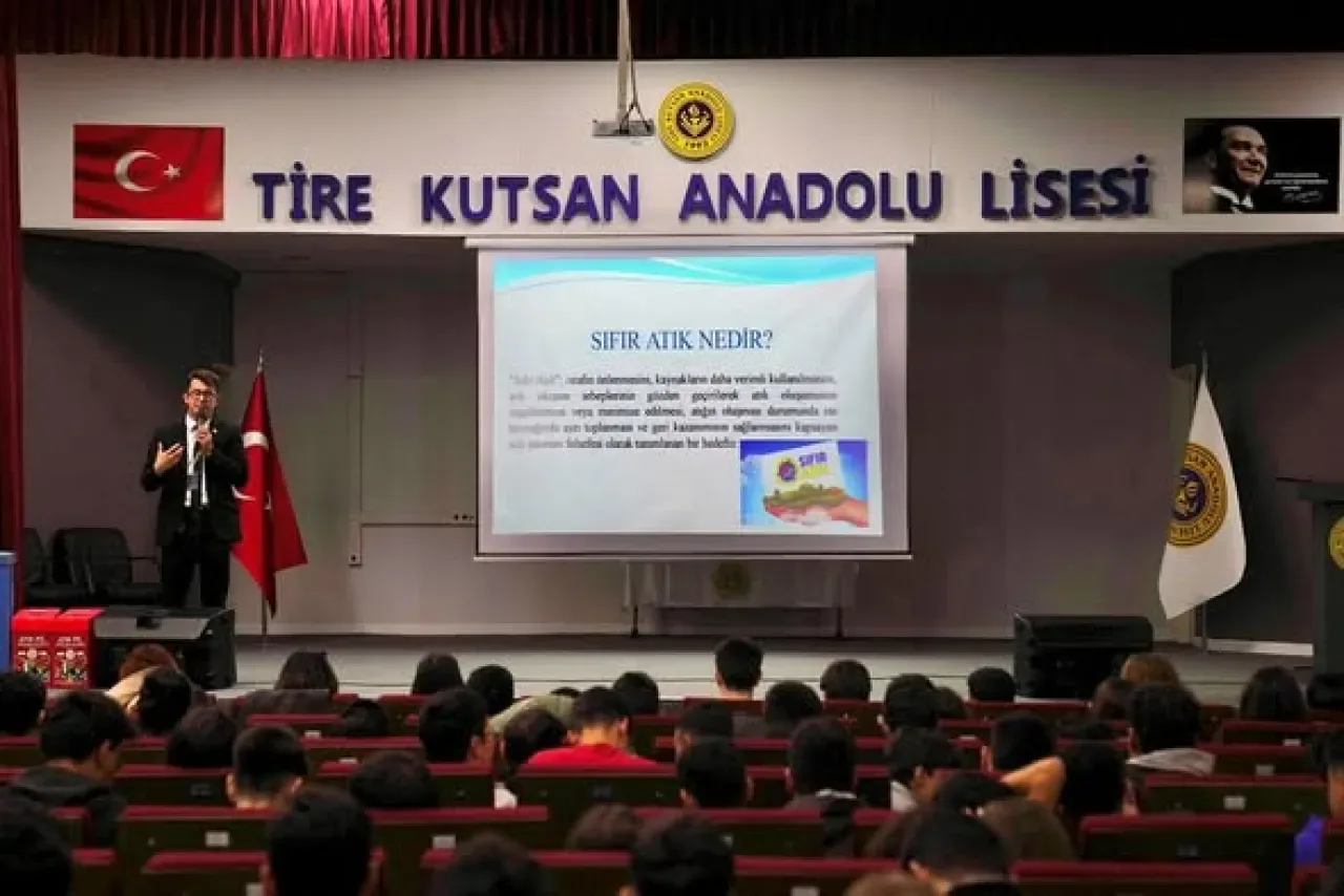 Tire'de Gençlere İklim Değişikliği ve Sıfır Atık Eğitimi Tire'de Gençlere İklim Değişikliği ve Sıfır Atık Eğitimi