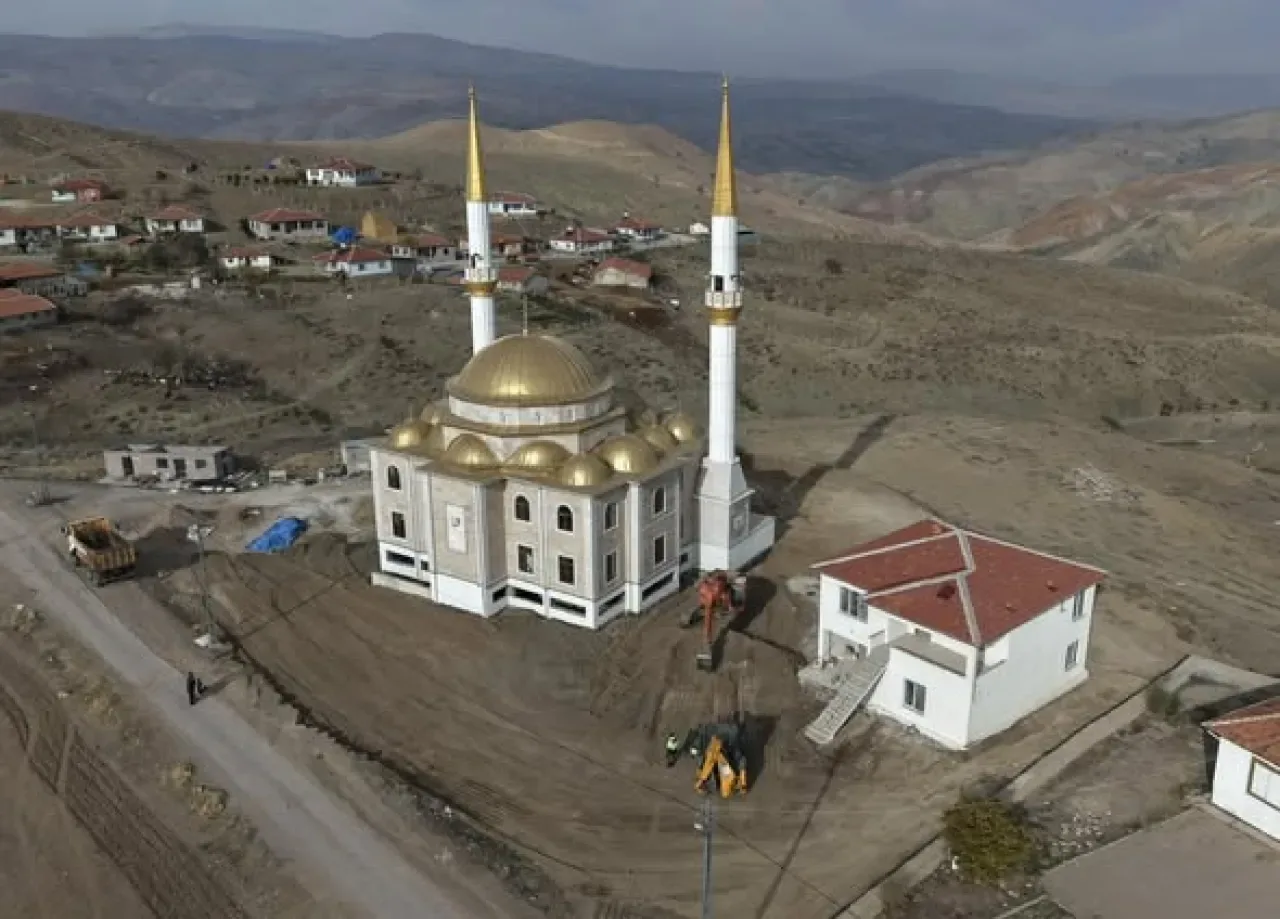 Kalecik'te Samanlık Mahallesi'ne Yeni Cami İnşası İçin Çalışmalar Sürüyor Kalecik'te Samanlık Mahallesi'ne Yeni Cami İnşası İçin Çalışmalar Sürüyor