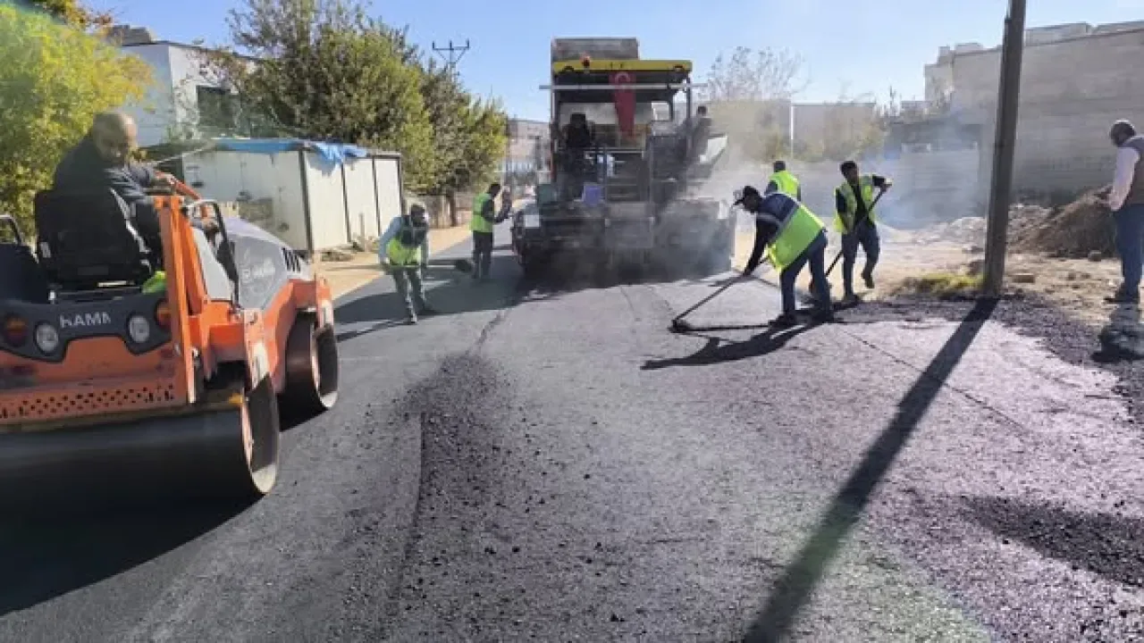 Araban Belediyesi, Sinan Paşa Caddesi'nde Sıcak Asfalt Çalışması Başlattı Araban Belediyesi, Sinan Paşa Caddesi'nde Sıcak Asfalt Çalışması Başlattı